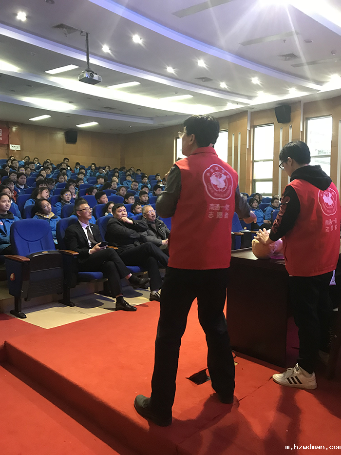 一月三次急救知识“进校园”