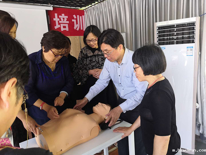 张利远教授应邀崇川区科普讲座